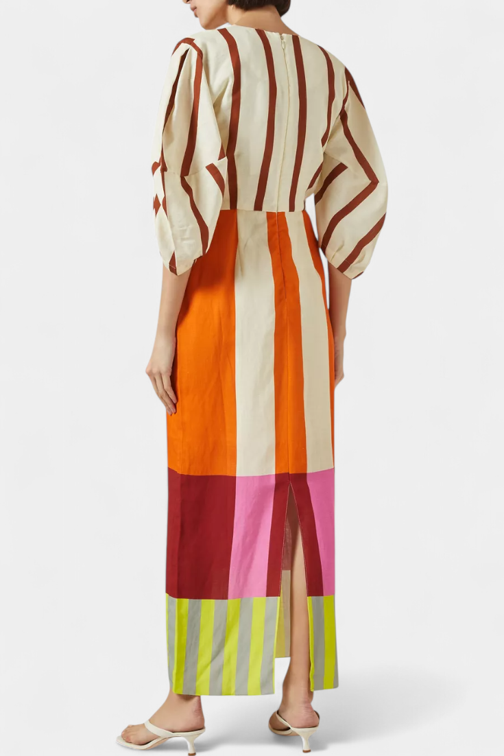 Vestito Alison Morbido con Scollatura Frontale e Maniche Voluminose