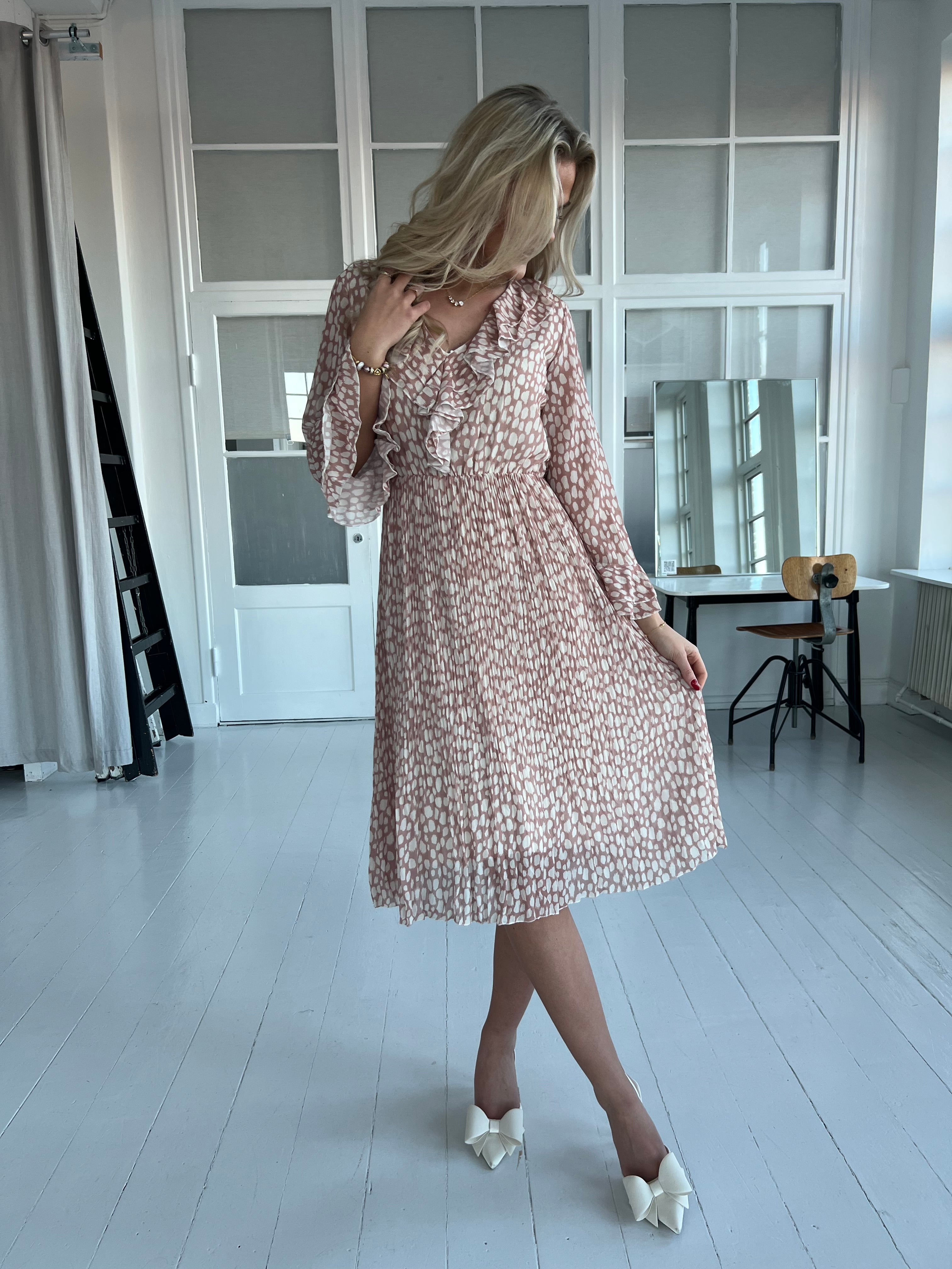 Victoria™ | Latino Rose Blush Dress