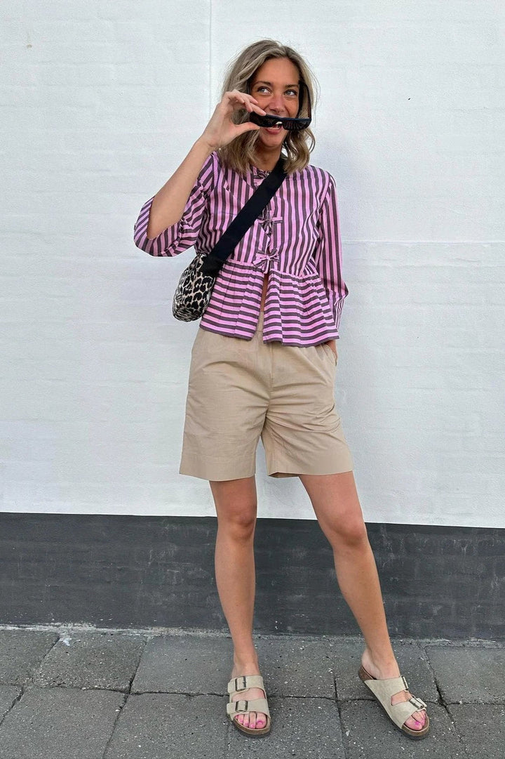 Sofia™ | Blusa a Peplum a Righe con Maniche a Palloncino e Fiocchi