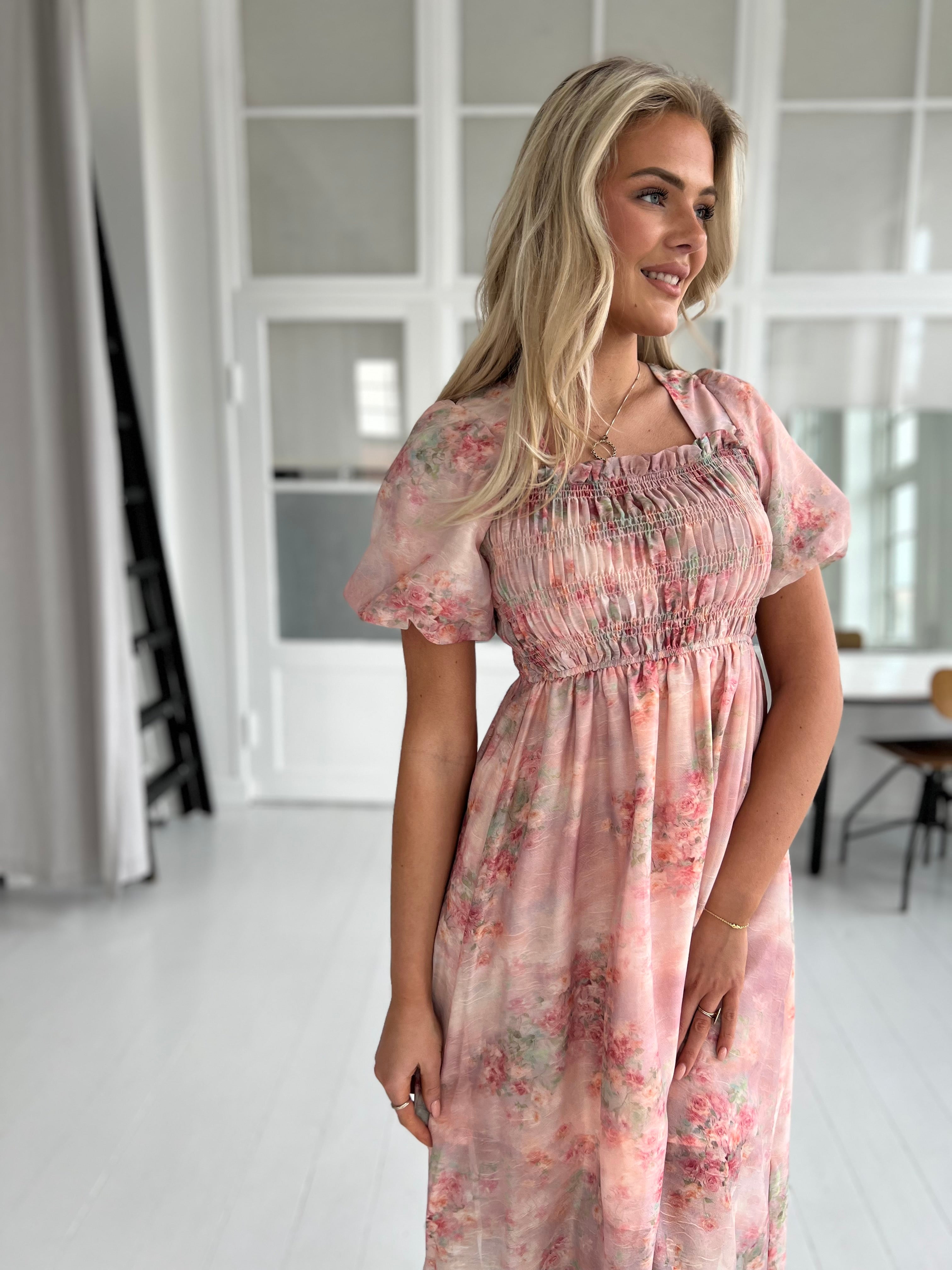 Victoria™ | Maya Peach Flower Dress