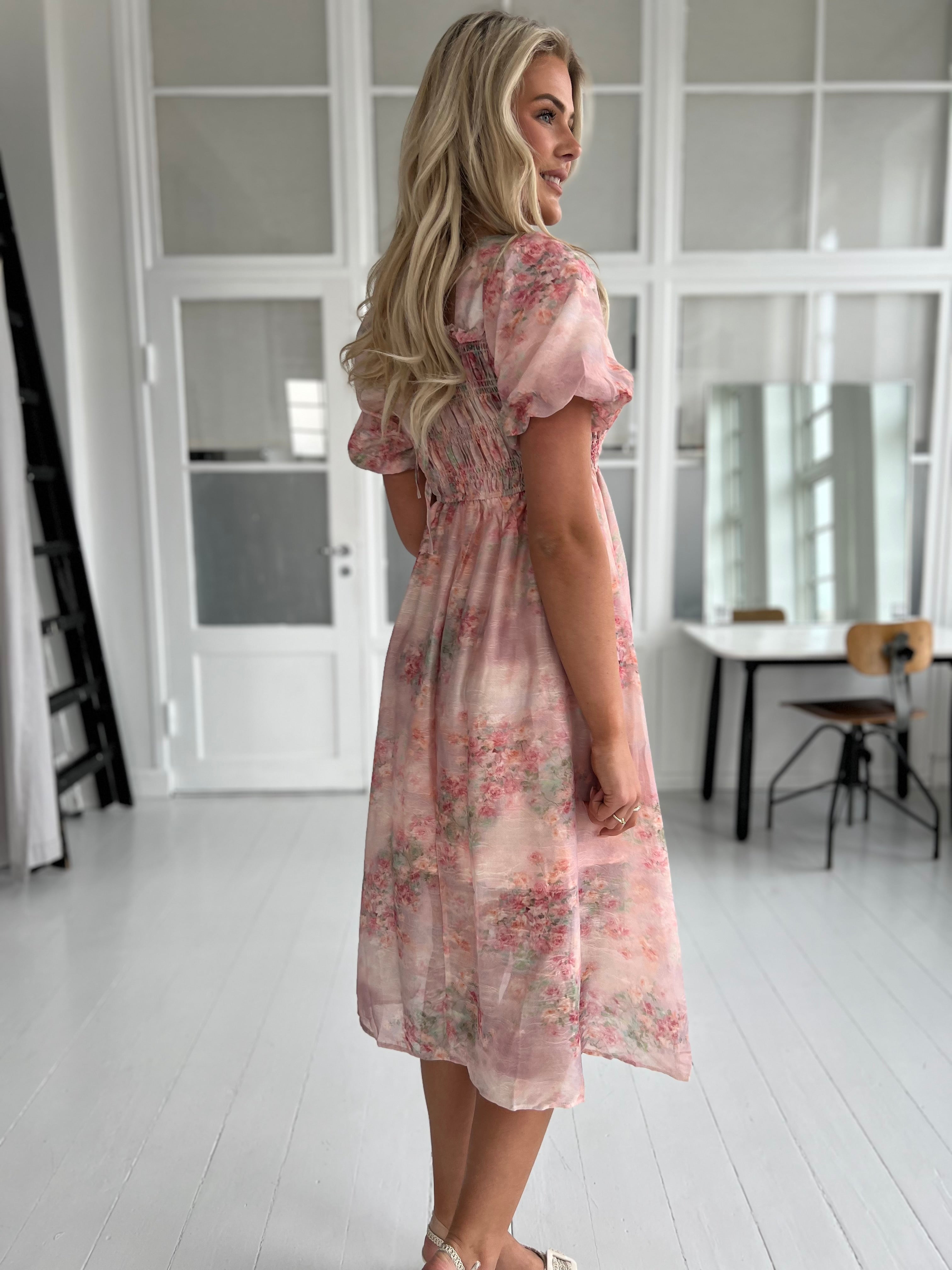 Victoria™ | Maya Peach Flower Dress