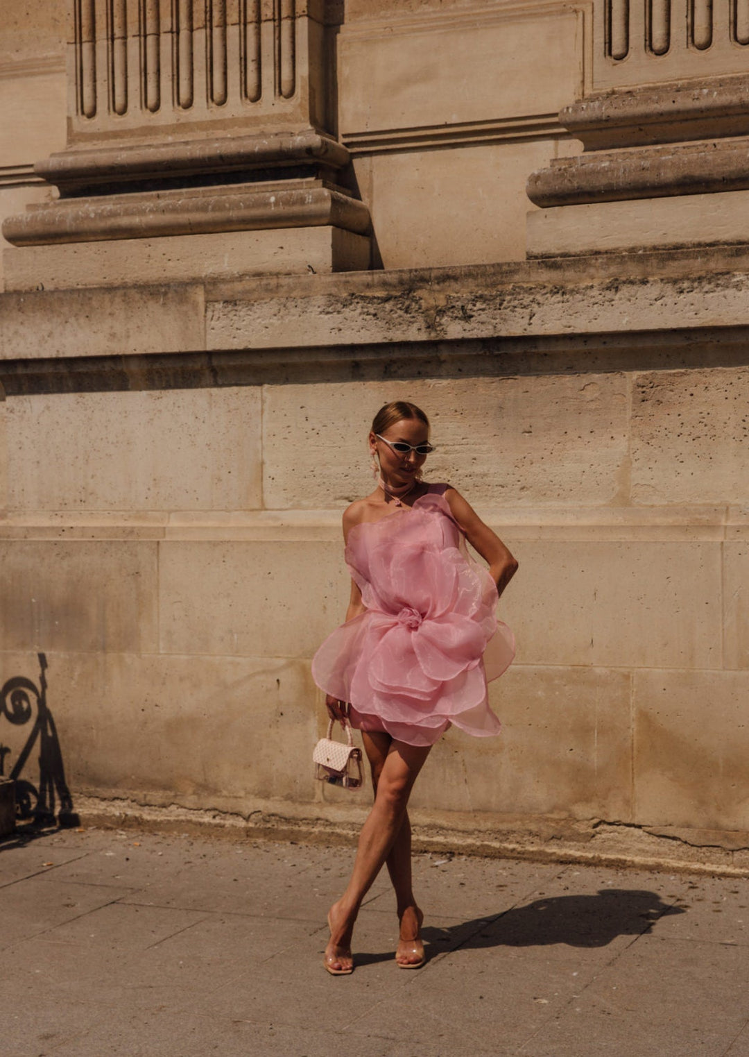 Bianca | Abito Mini a Spalla Scoperta con Fiori